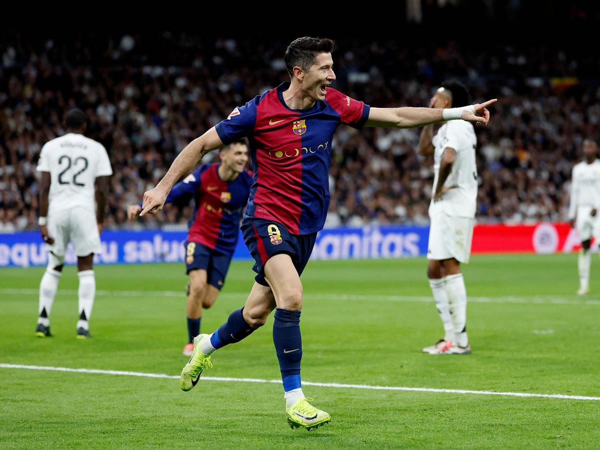 Robert Lewandowski celebrando su segundo gol de la noche contra el Real Madrid.