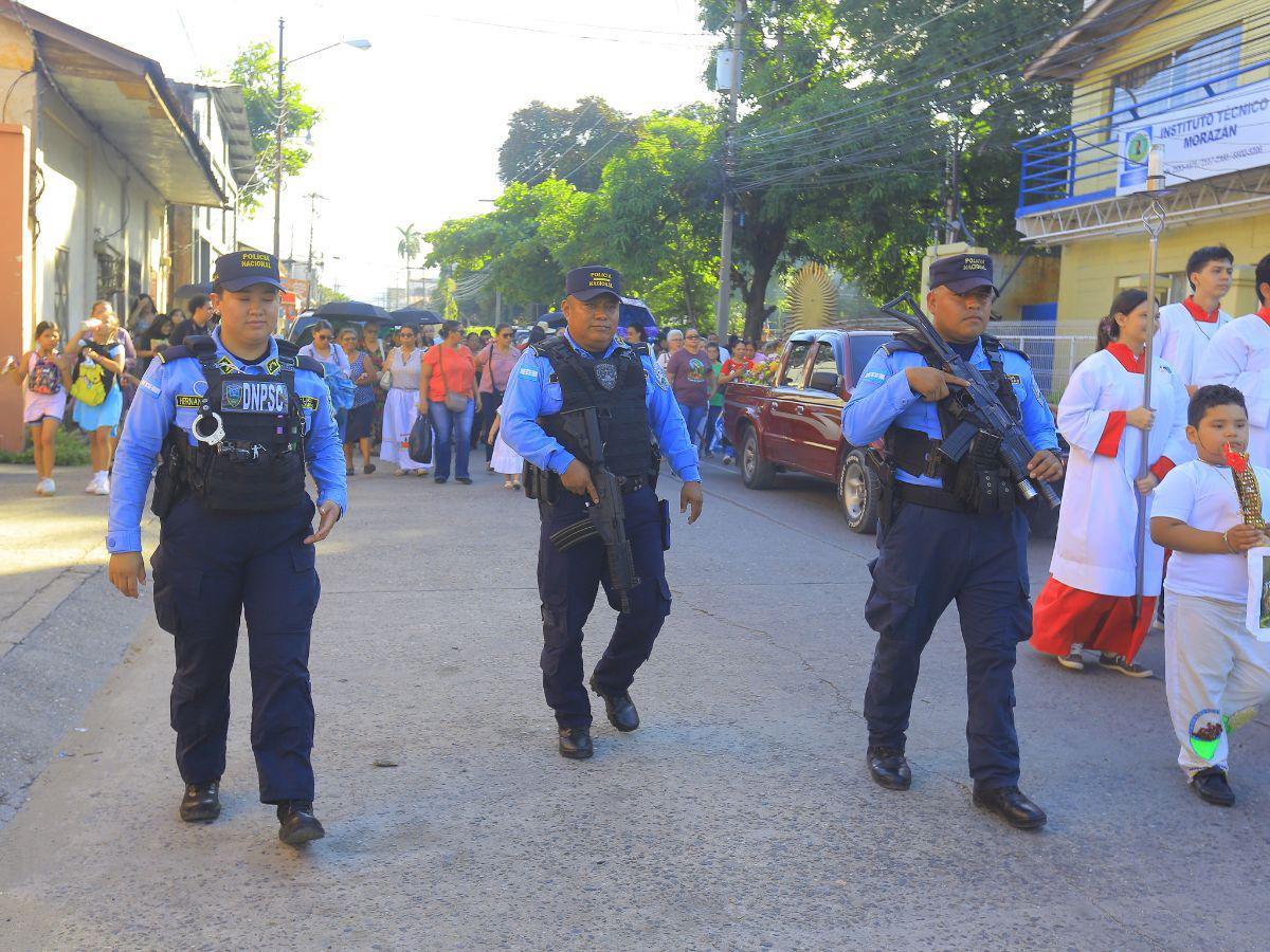Sampedranos rinden tributo a la virgen de Guadalupe