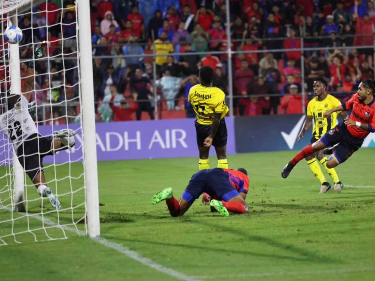 Bronca del Real España en Guatemala, decepción y eufórico festejo de Municipal