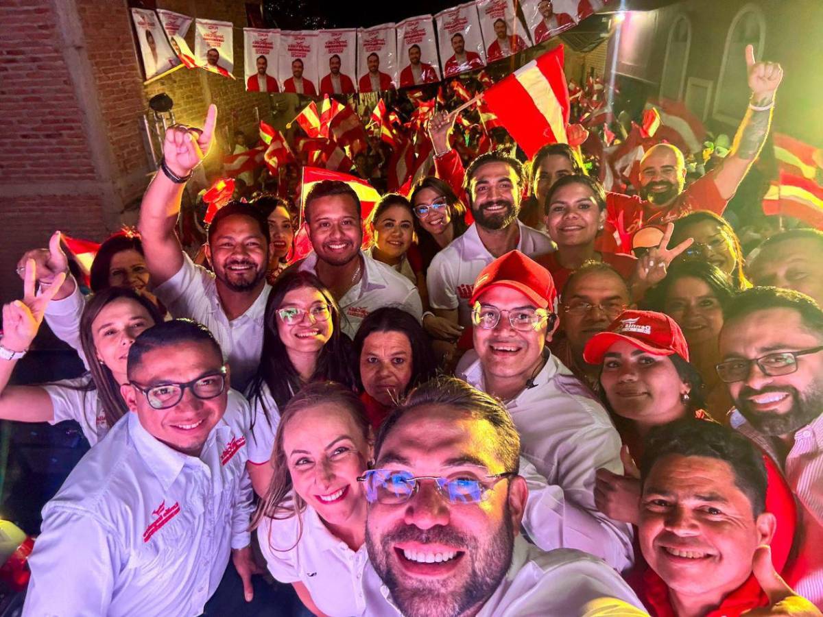 Casa por casa, Jorge Cálix saluda a “quienes anhelan un cambio para Honduras”