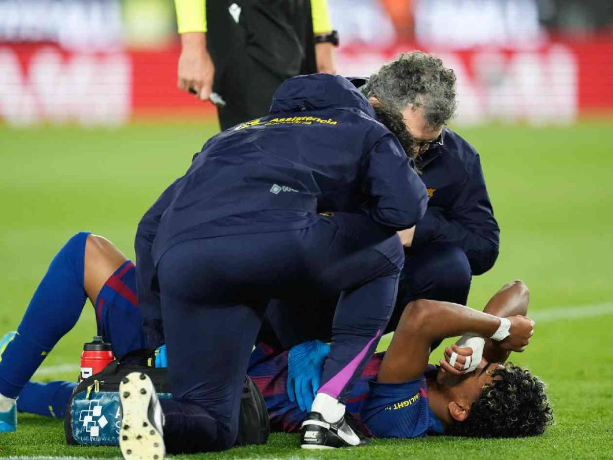 Yamal preocupa al Barcelona y hubo emergencia; hincha da el susto en pleno partido