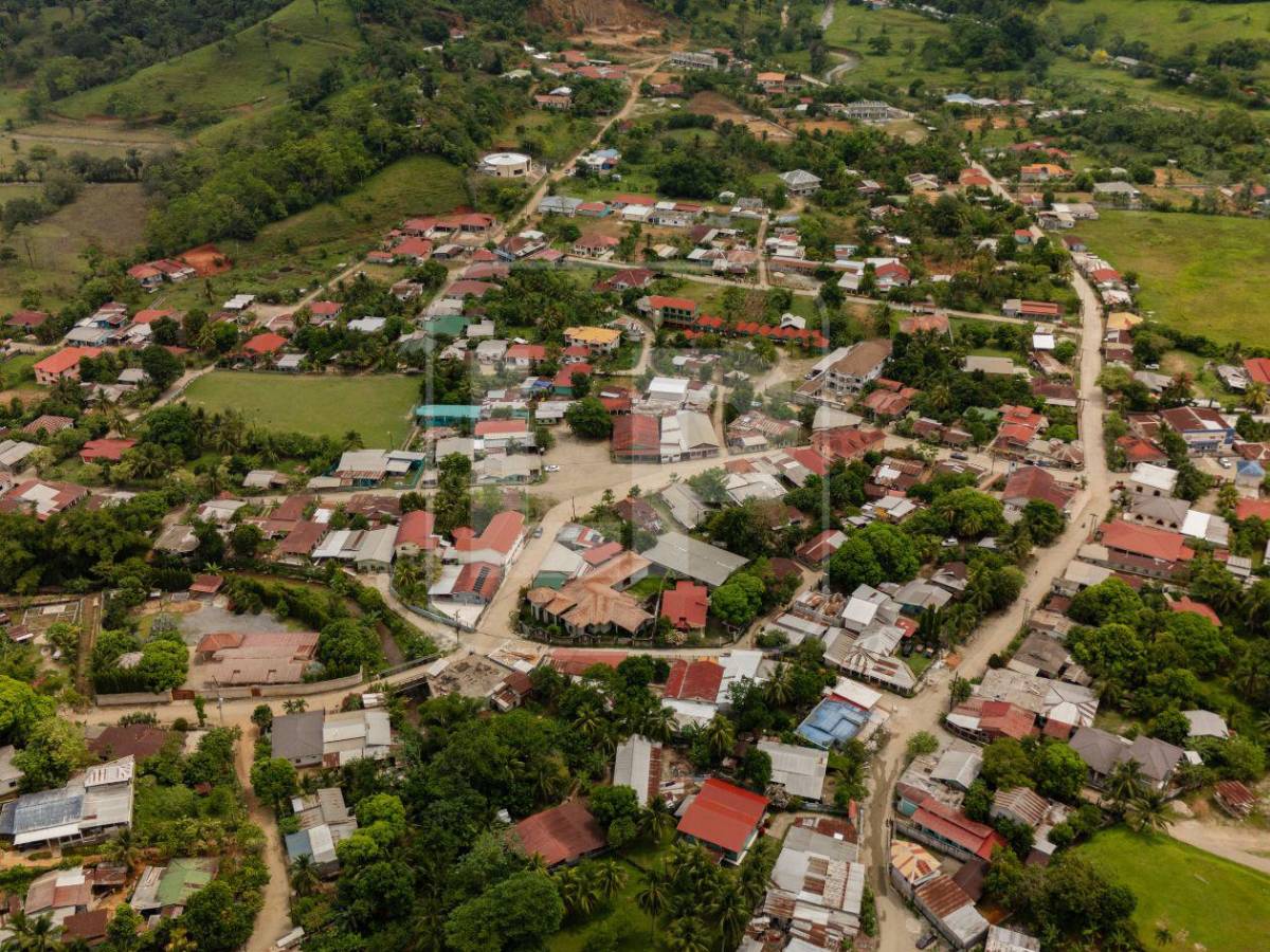 A tres calles de una posta se localiza casa donde mataron a cinco policías en Corinto