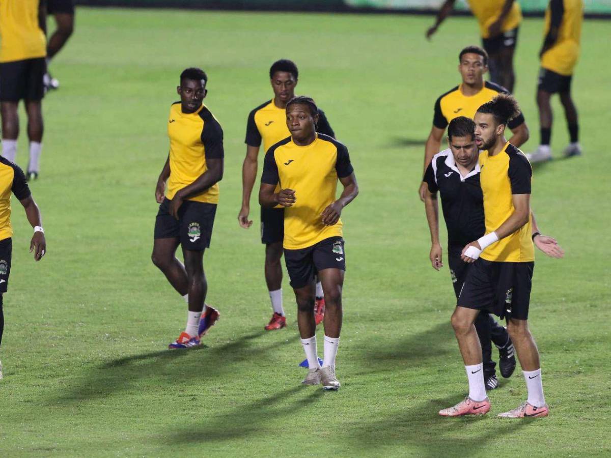 Derroche de belleza y ambientazo para el Honduras-Antigua y Barbuda