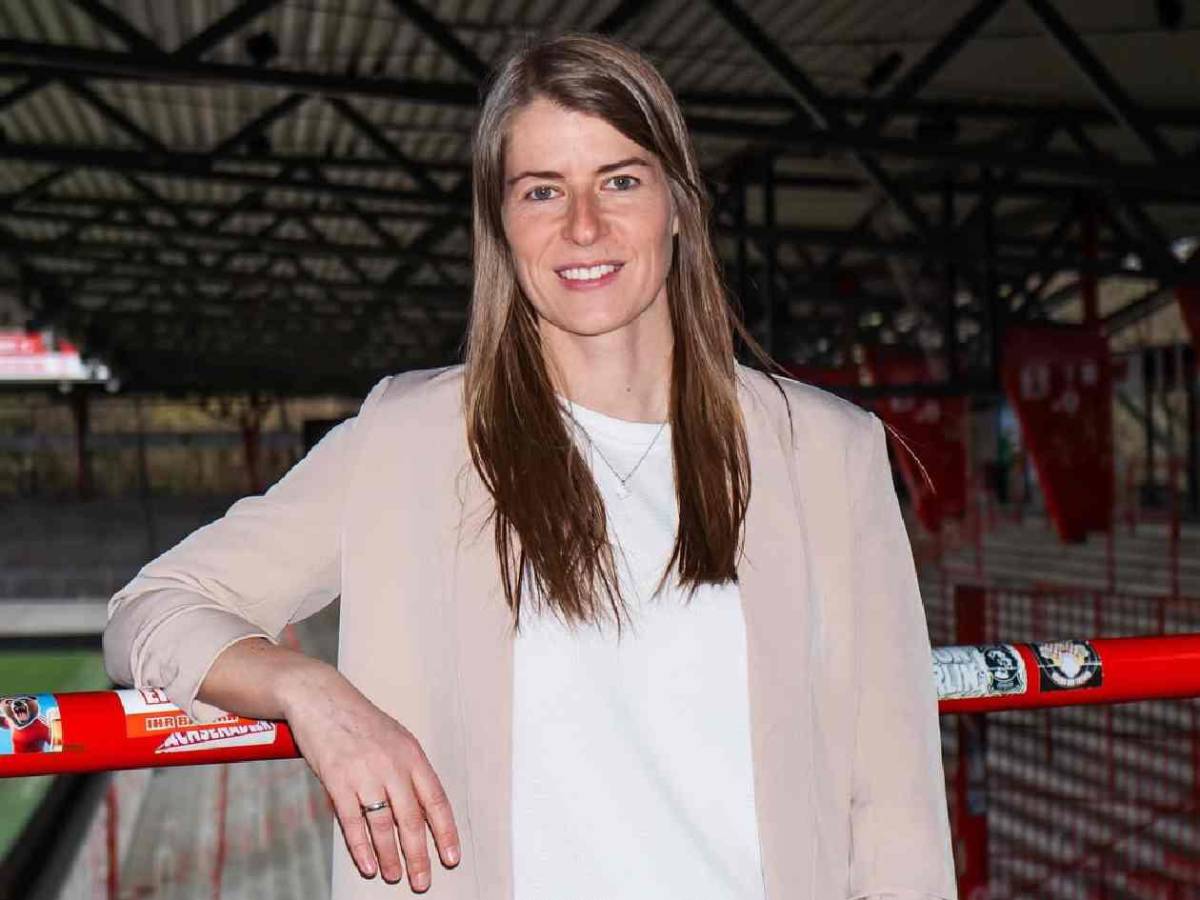 Revuelo: mujer dirigirá por primera vez a un histórico club de Europa