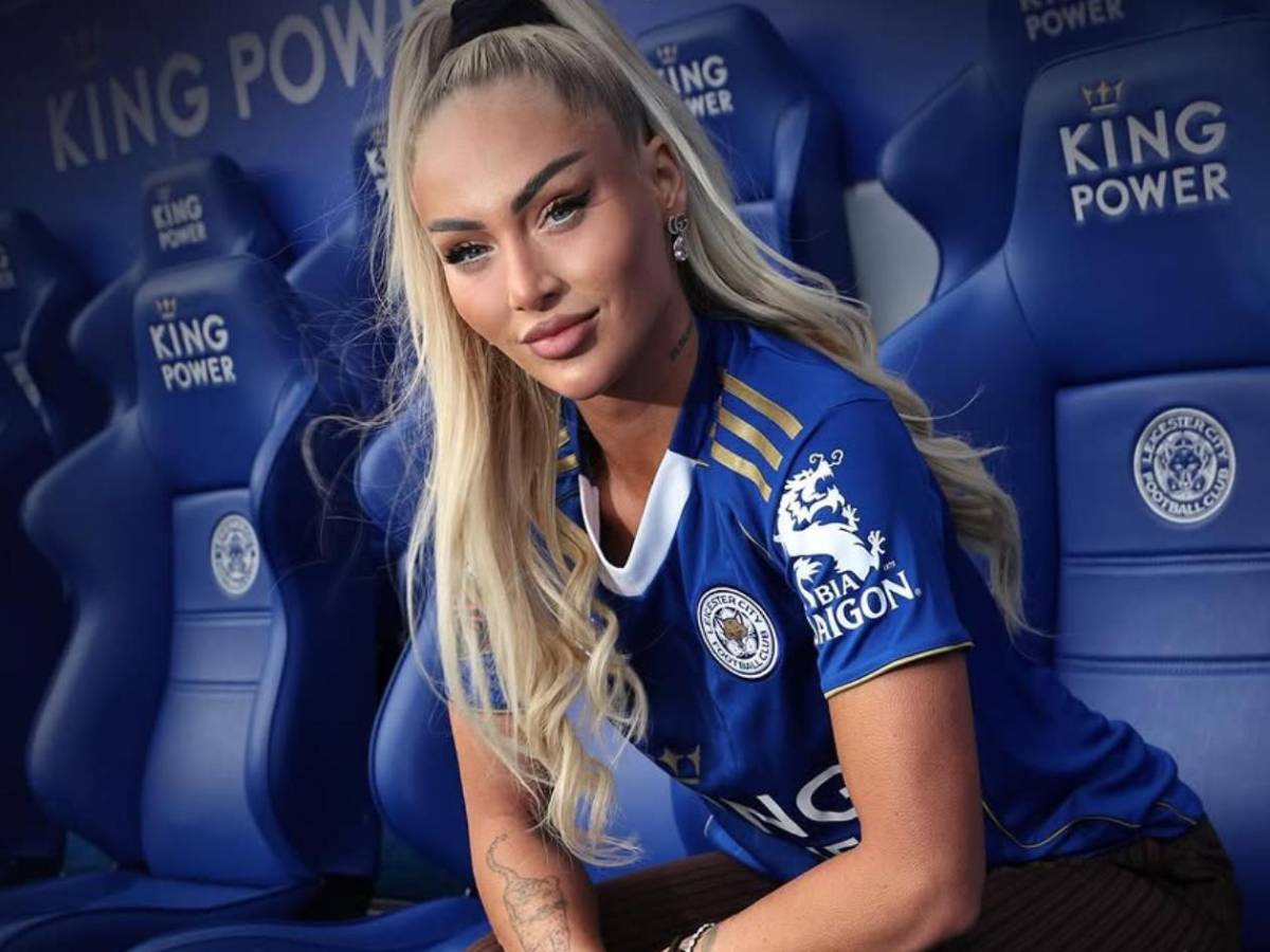 Jugador deja a la futbolista viral y ahora sale con hija de director deportivo