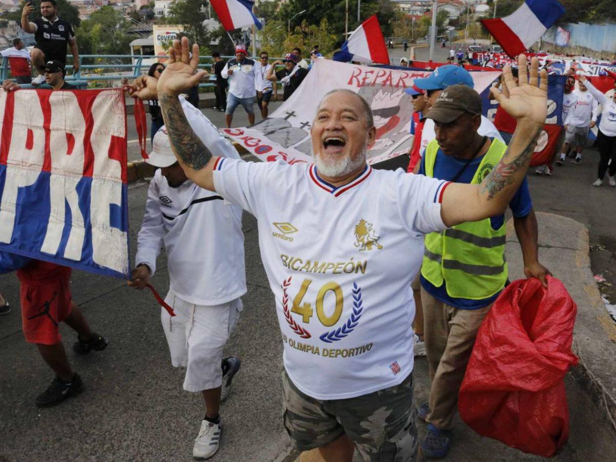 La Ultra Fiel pone color en el clásico Olimpia–Real España; un detenido en la previa