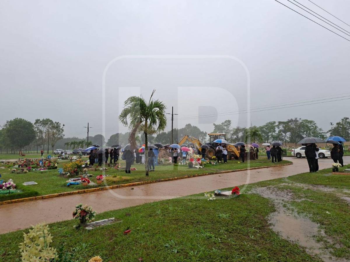 Se lo dejamos todo a Dios: Dan último adiós a Valeria Alvarado en El Progreso, Yoro