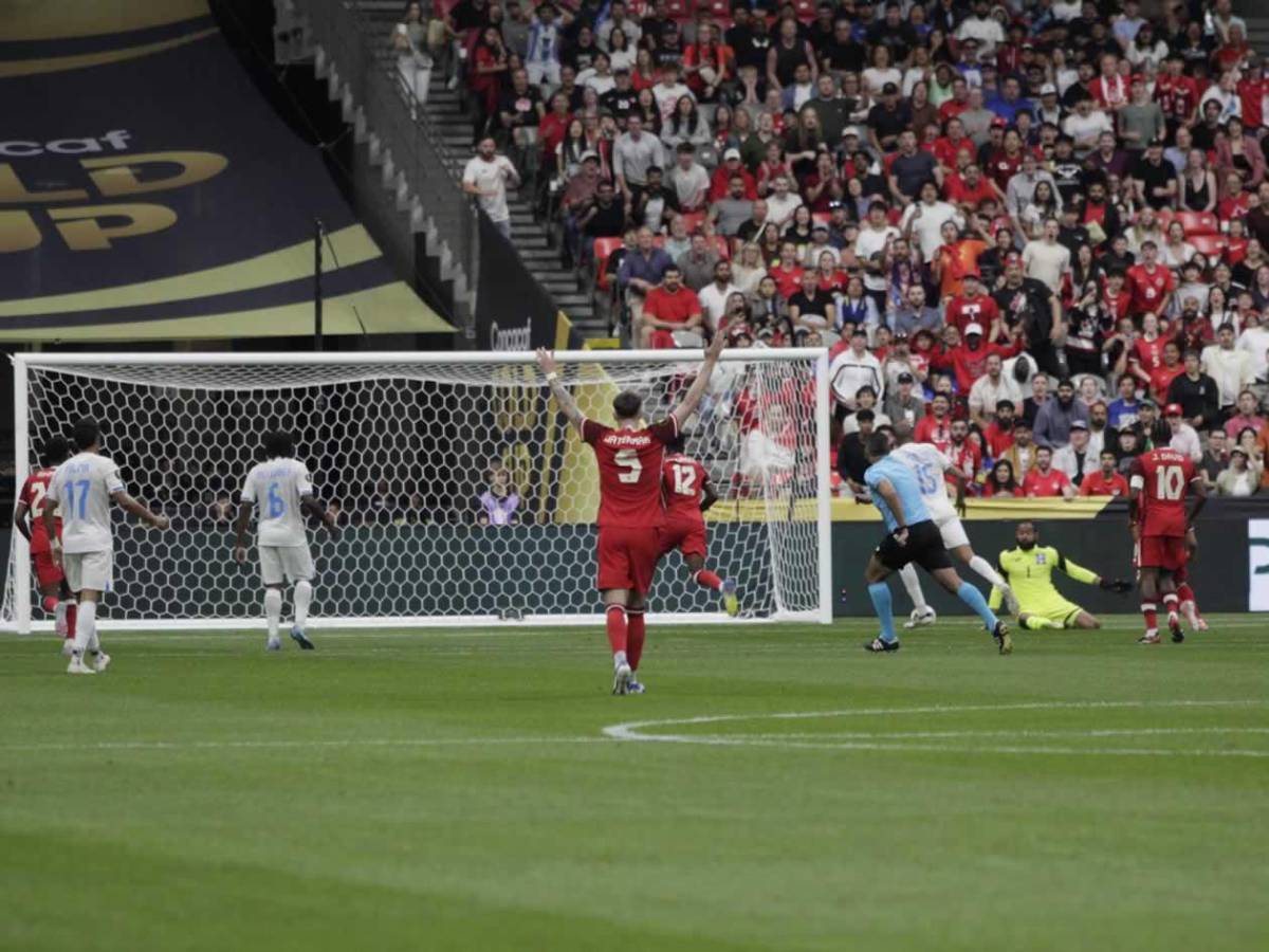 Honduras sufre humillante goleada: tristeza, euforia de Canadá y fea acción de Menjívar