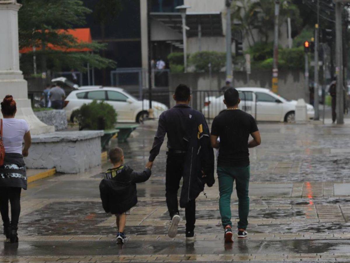 Lluvias y bajas temperaturas continuarán este lunes en Honduras