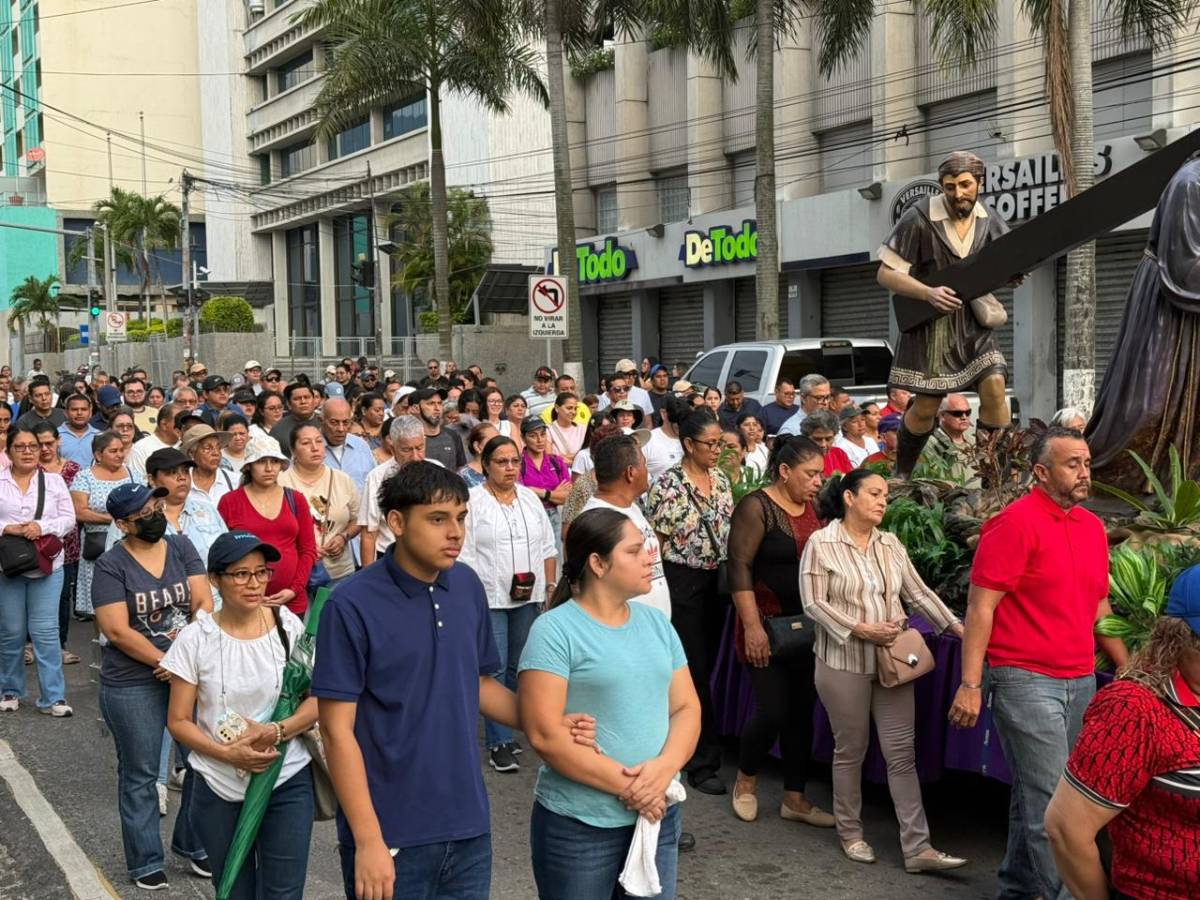 “Dios nos llama a servir”: fe, sacrificio y reflexión en el inicio del Viernes Santo en San Pedro Sula
