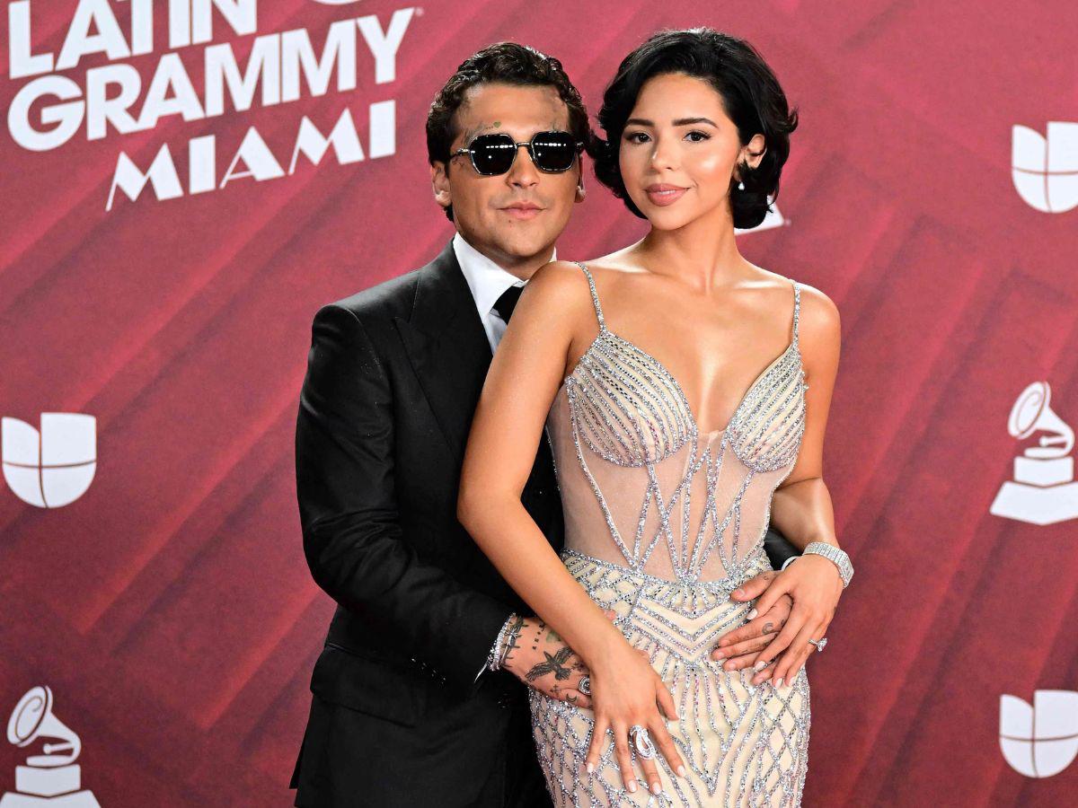 Ángela Aguilar presume gigante ramo de rosas que le regaló Christian Nodal