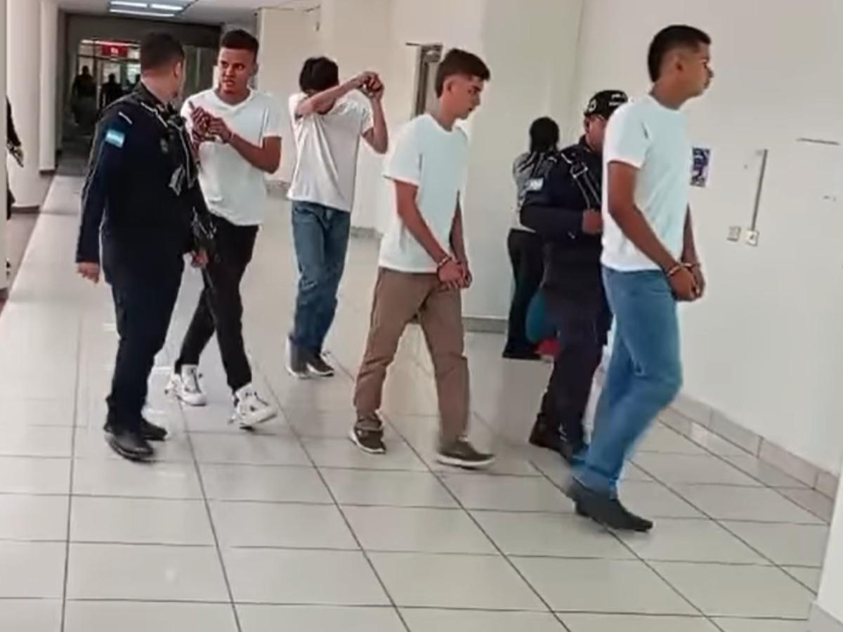 En playa hallan cadáver de joven que fue secuestrado; hay cuatro detenidos