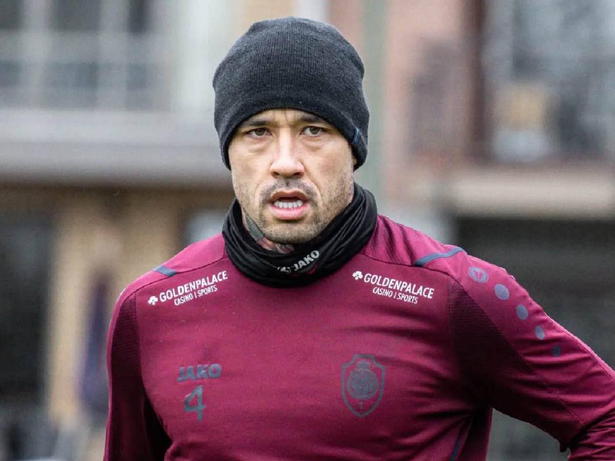 Jugó un Mundial y revela que pidió un préstamo a criminal para saldar deudas