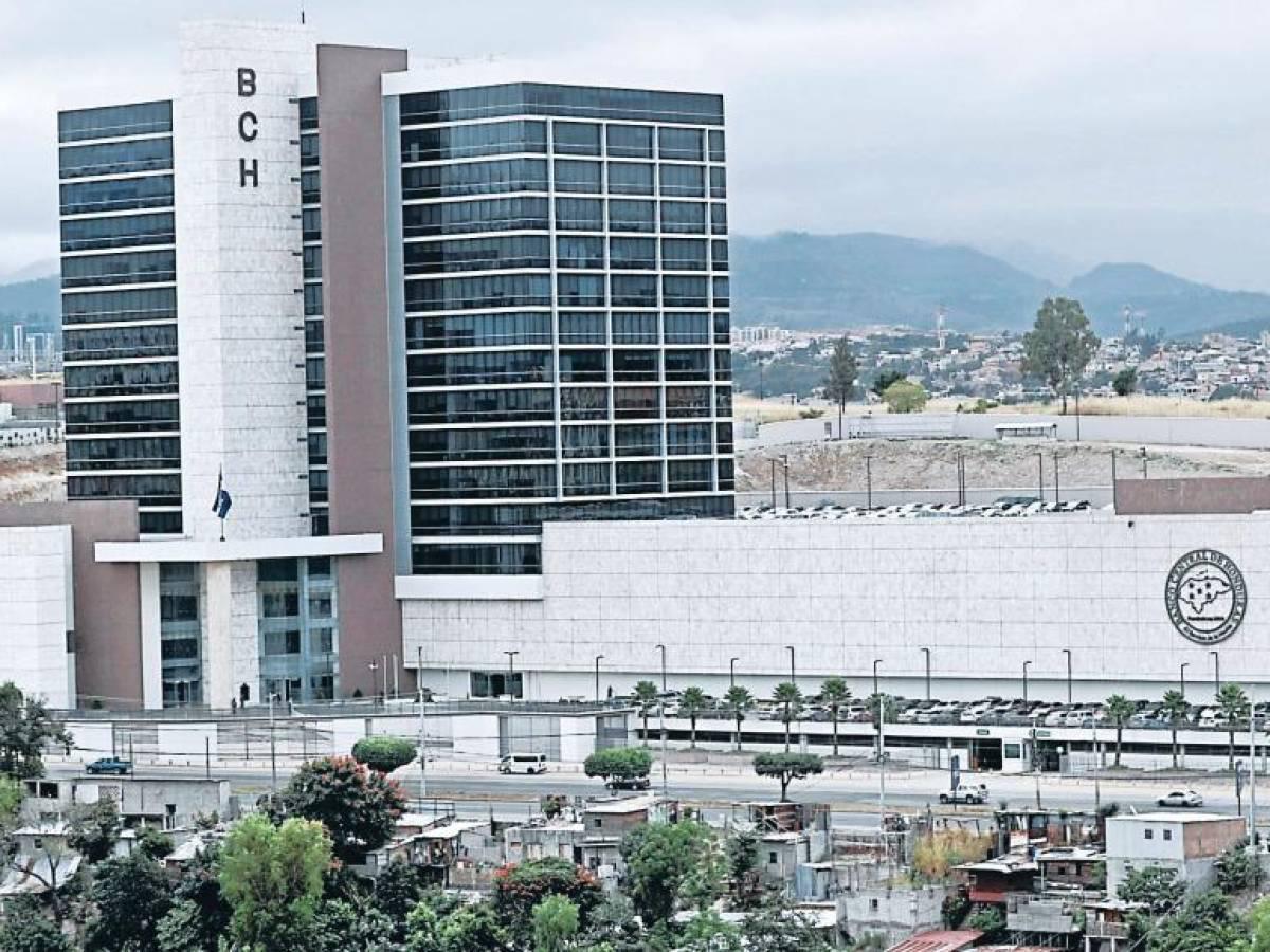 Tasa activa promedio supera 14% anual después de aumentar la TPM a 4%