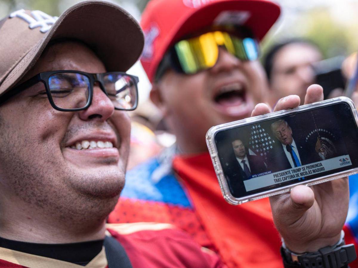 Venezolanos lloran de felicidad y festejan en las calles la captura de Maduro