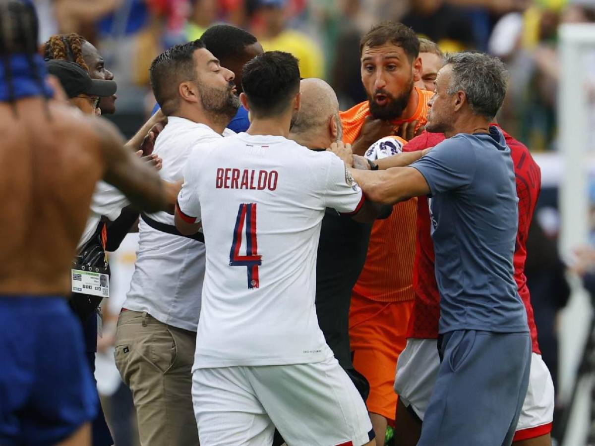 Luis Enrique perdió el control, agresión, zafarrancho y Chelsea humilló al PSG