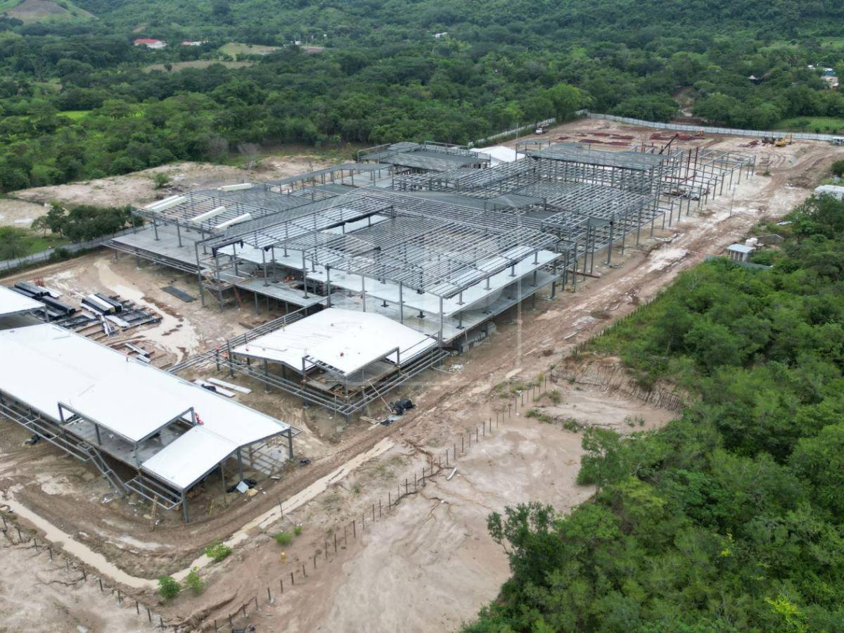 L4,662 millones cuestan hospitales suspendidos de Santa Bárbara, Ocotepeque y Salamá