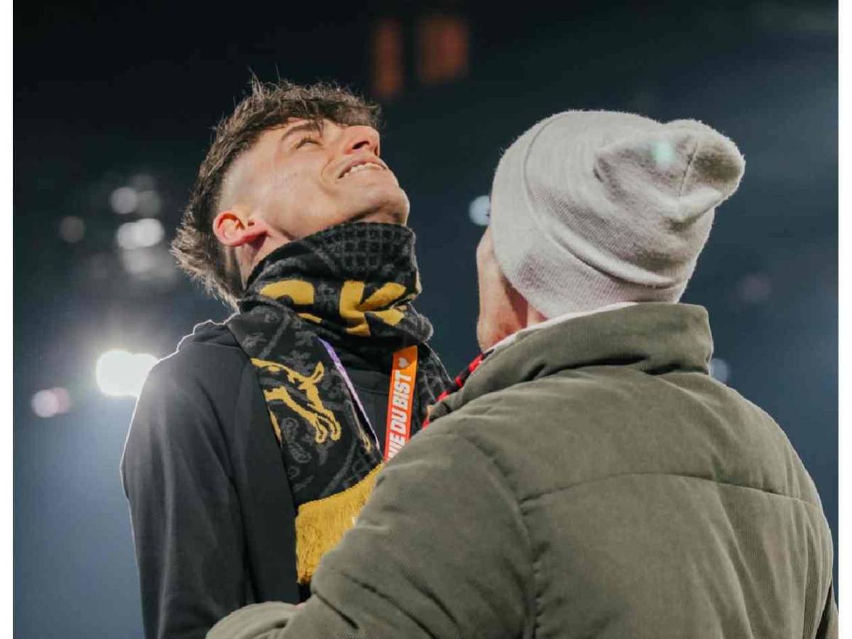 Árbitro sorprende: Le pide matrimonio a su novio antes de partido en Bundesliga