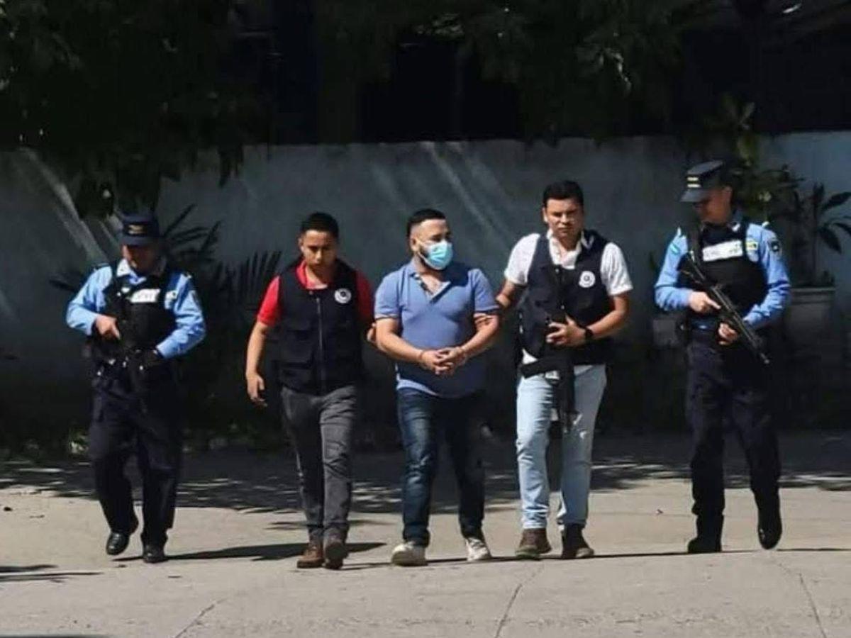 Antonio Sandrez sale en defensa de acusado de matar a María Fernanda