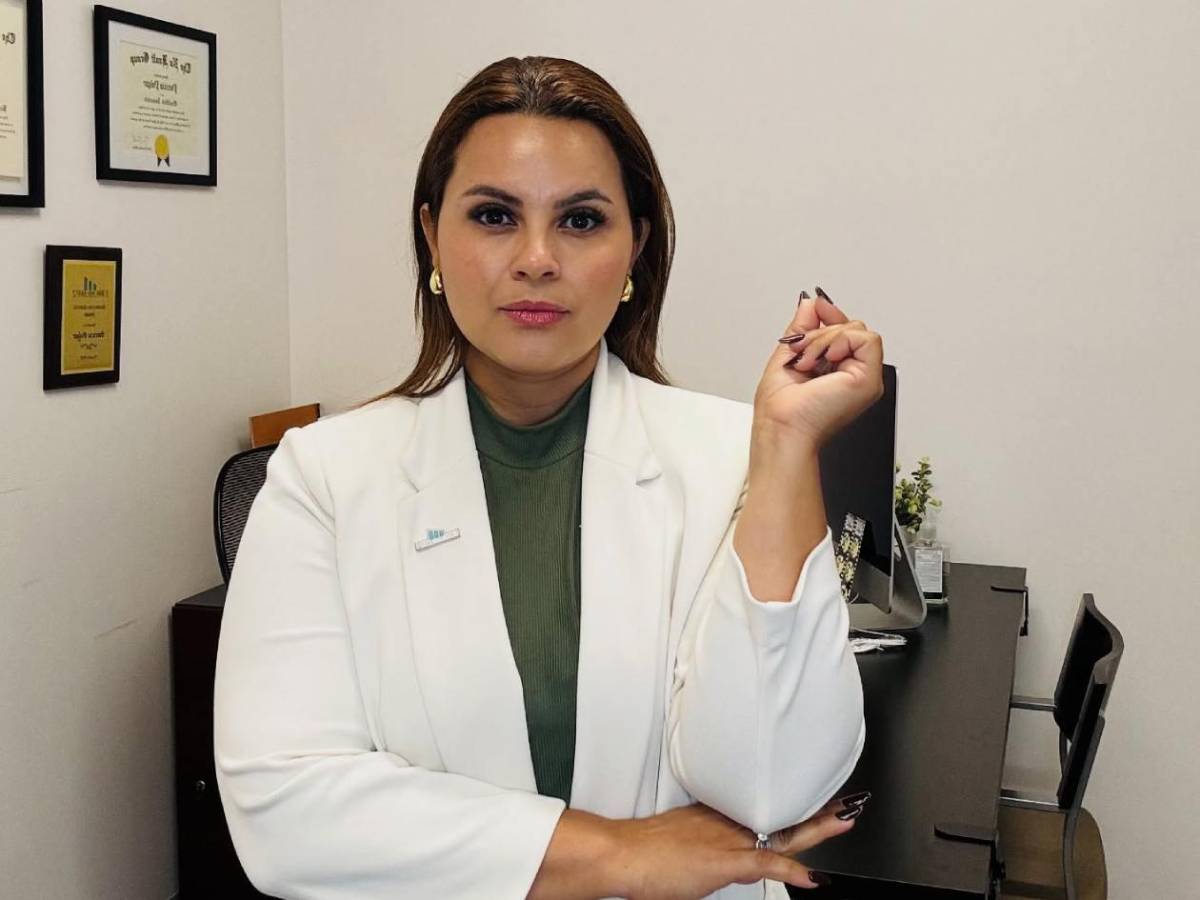 Clara, la bella esposa del exfutbolista hondureño que ayuda a los latinos en Estados Unidos