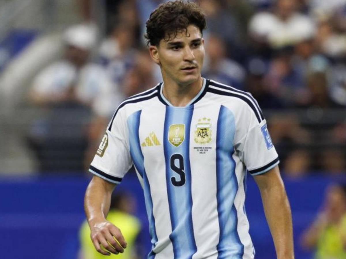 Real Madrid va por delantero del Mundial, fichaje oficial del Barcelona y ofertón por Julián