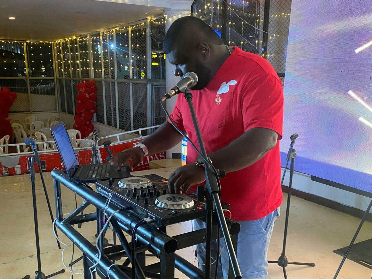 Sicarios matan a famoso DJ mientras tocaba en un evento