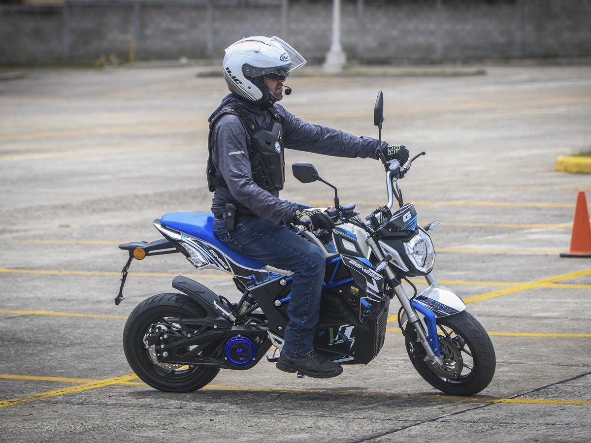Las motocicletas no utilizan gasolina, ni aceite, tiene un bajo costo de mantenimiento, son cien por ciento eléctricas.