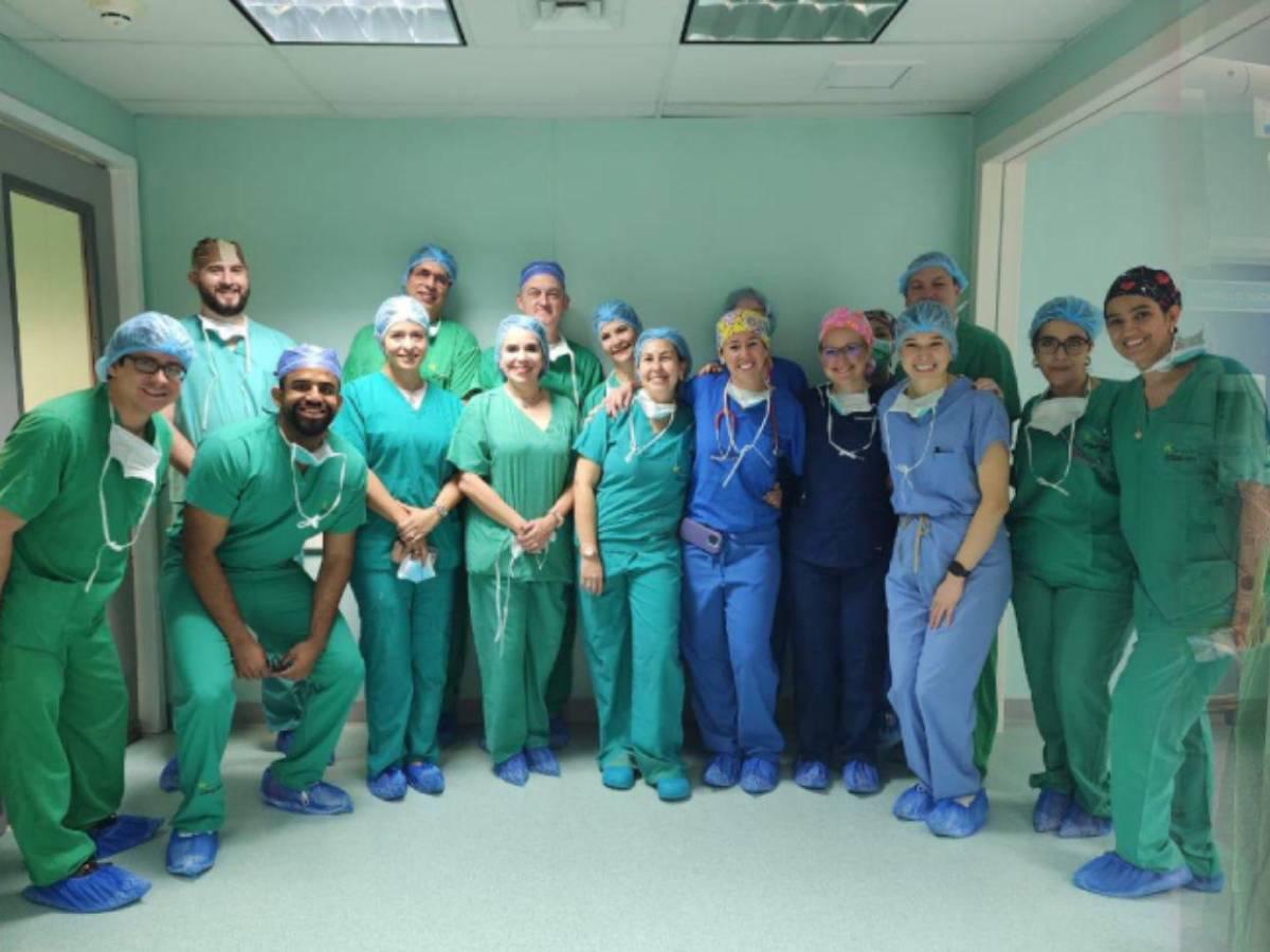 Cirujano hondureño muere en accidente; cayó a un abismo junto a su esposa