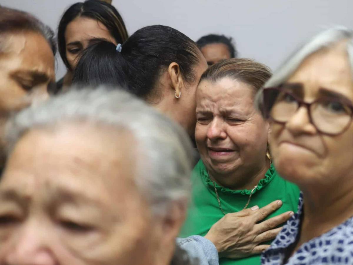 Desgarradoras imágenes en velatorio de Orinson Amaya: Su madre rompió en llanto y aficionados sorprenden