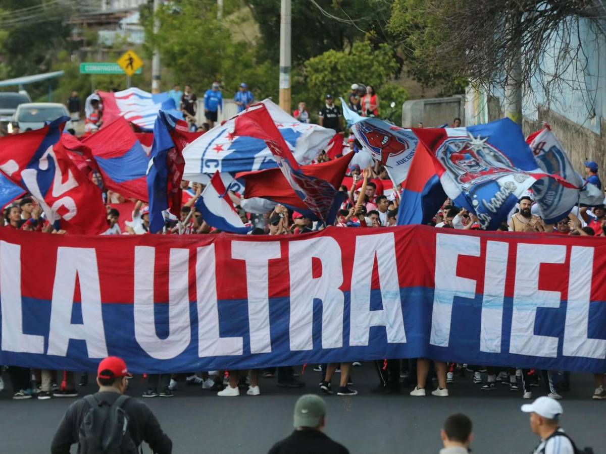 Olimpia celebra, dedicatoria, figura ante Génesis y bellas chicas en el Nacional