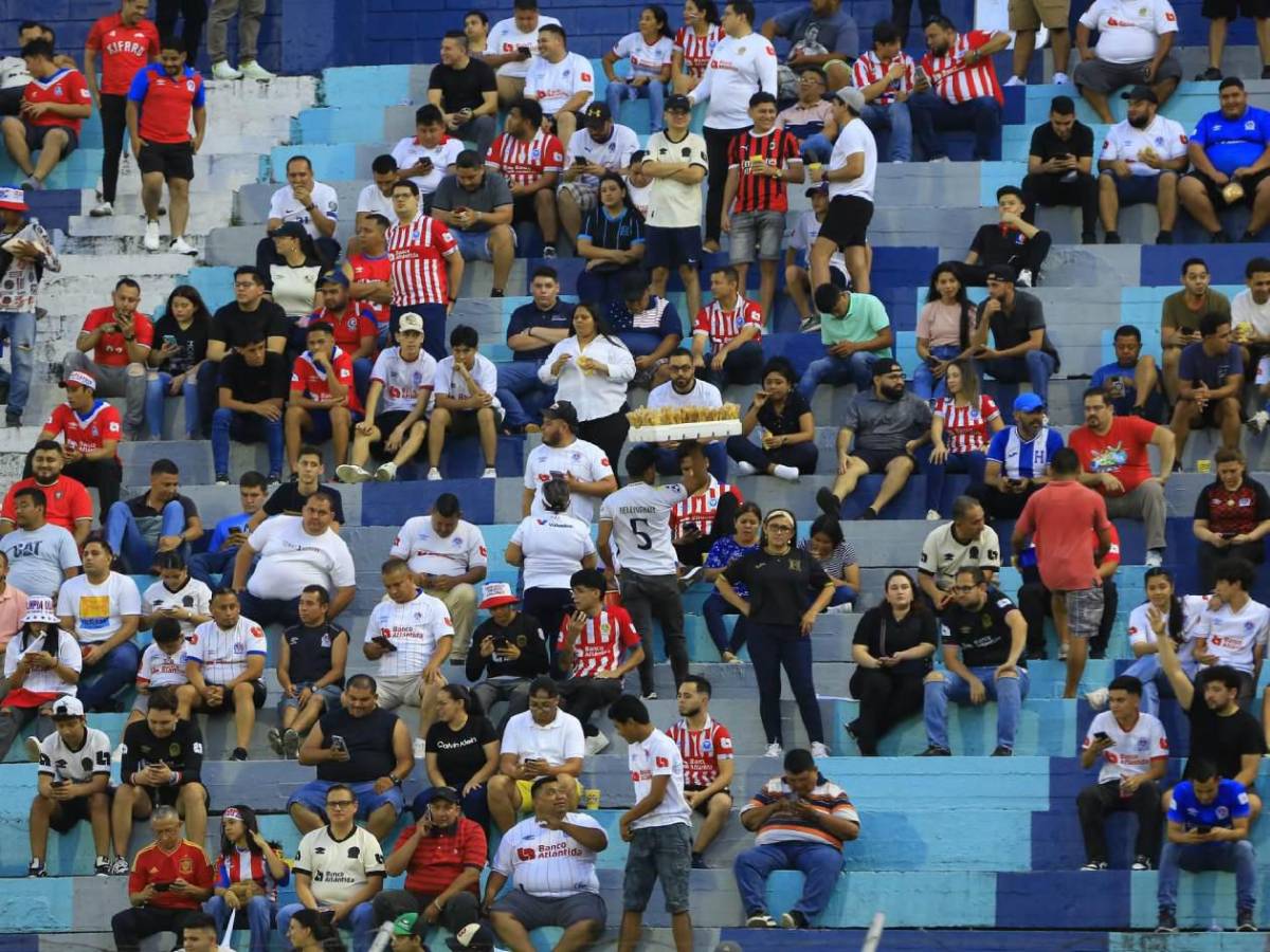 Chica de la Cruz Roja enamora, belleza desde Miami, periodista cautiva y Pavón sorprende
