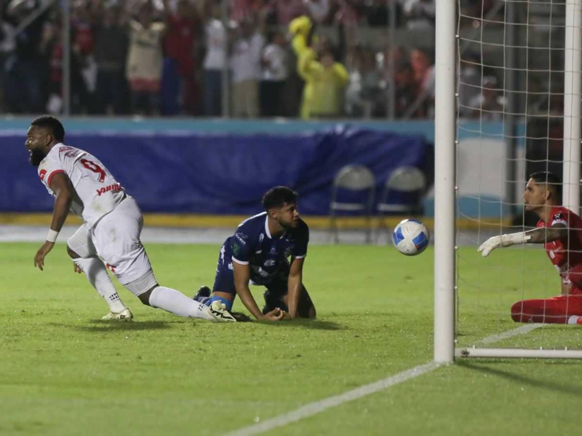 Olimpia de fiesta, doble premio en Concacaf, burla a Motagua y bellas novias de jugadores