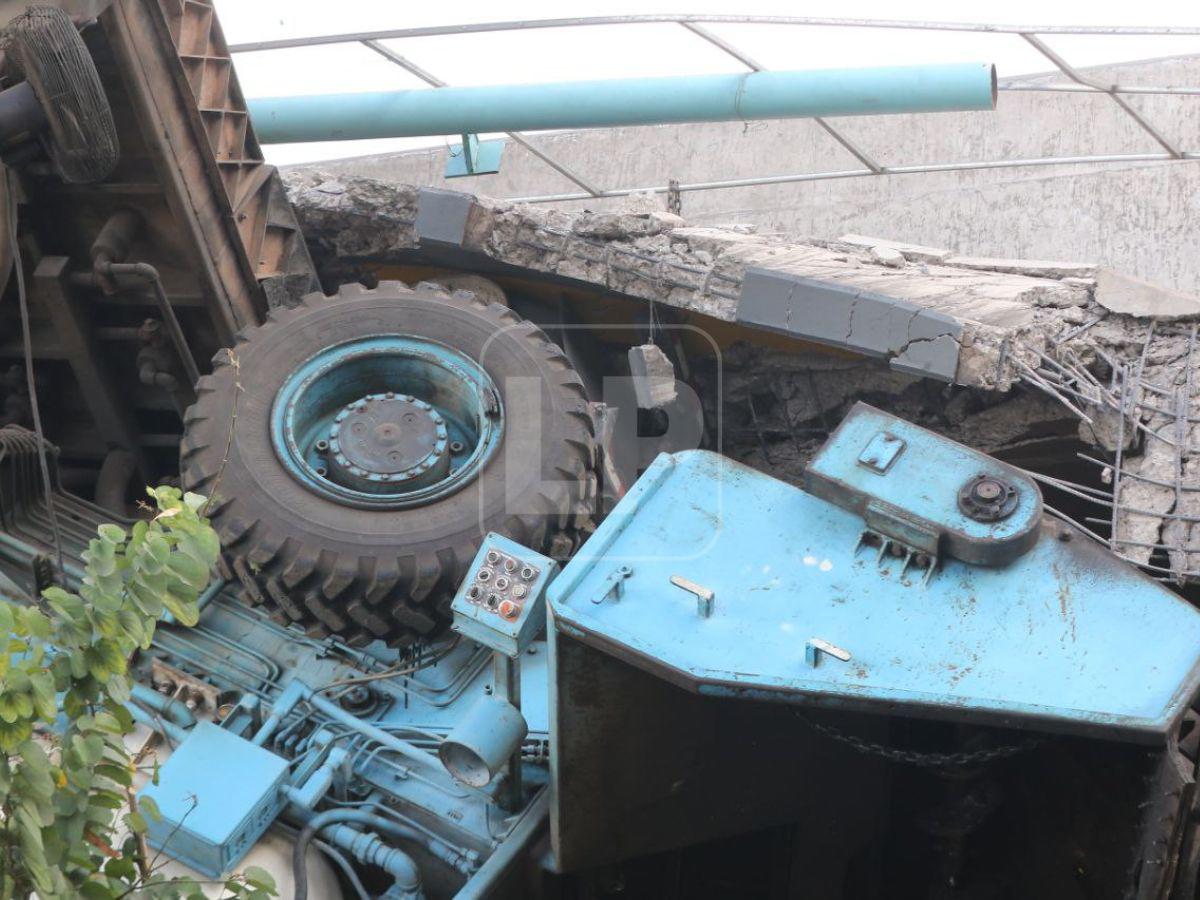 Conductor se salvó de milagro: las imágenes del puente colapsado en Tegucigalpa