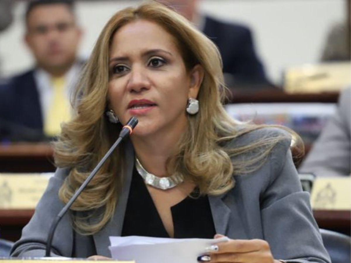 Carolina Flores es la diputada que presentó el referido proyecto de ley en el Congreso Nacional de Honduras.