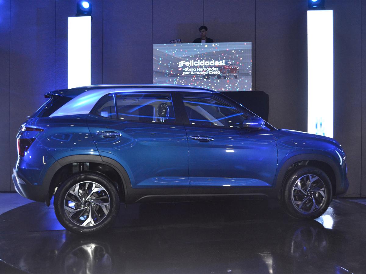 La nueva Hyundai Creta mantiene el ADN Hyundai en el diseño y calidad. Está disponible en colores azul, rojo, gris, blanco, plateado y negro.