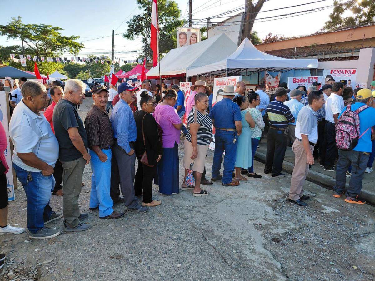 Elecciones Honduras 2025: largas filas, retrasos y afluencia de personas