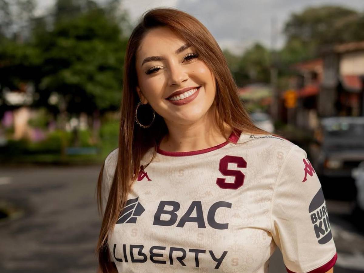 Lindas periodistas de Honduras y Costa Rica: Una se retiró y ella fue conquistada por jugador