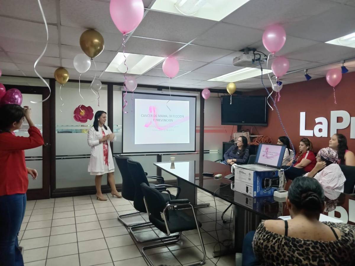 Imparten charla magistral sobre prevención del cáncer de mama
