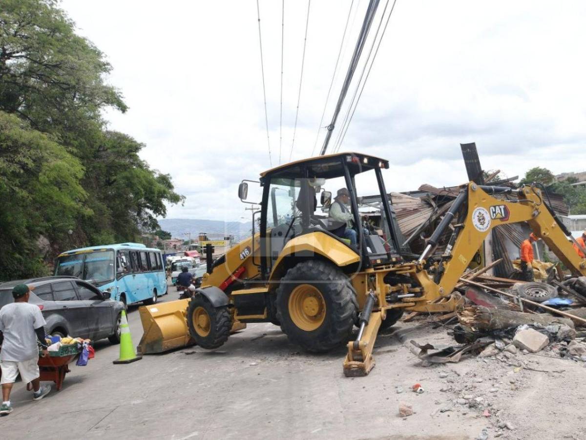 Zona cero: los vestigios de la tragedia vial en la colonia Villa Nueva
