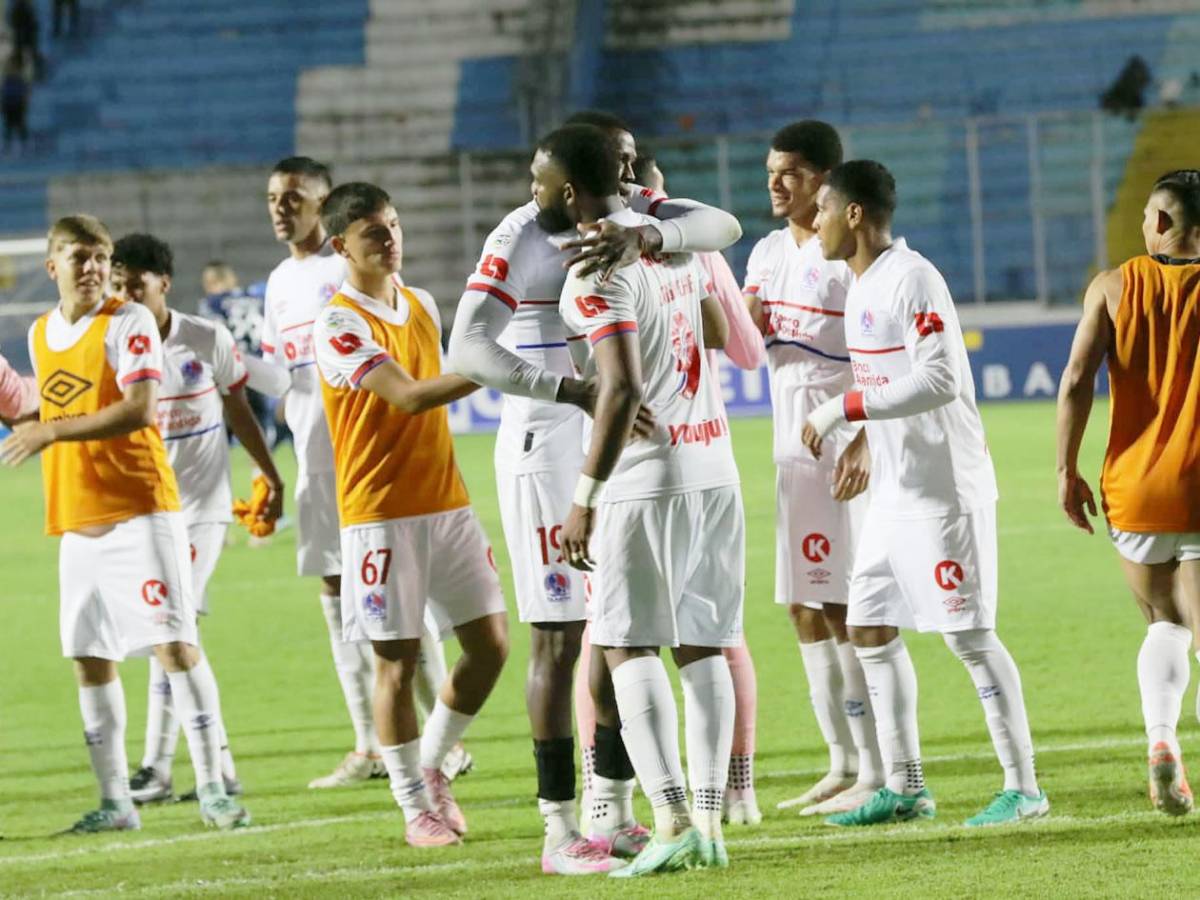 Olimpia destrozó a Motagua, Espinel eufórico, tristeza azul y enfado de Javier López