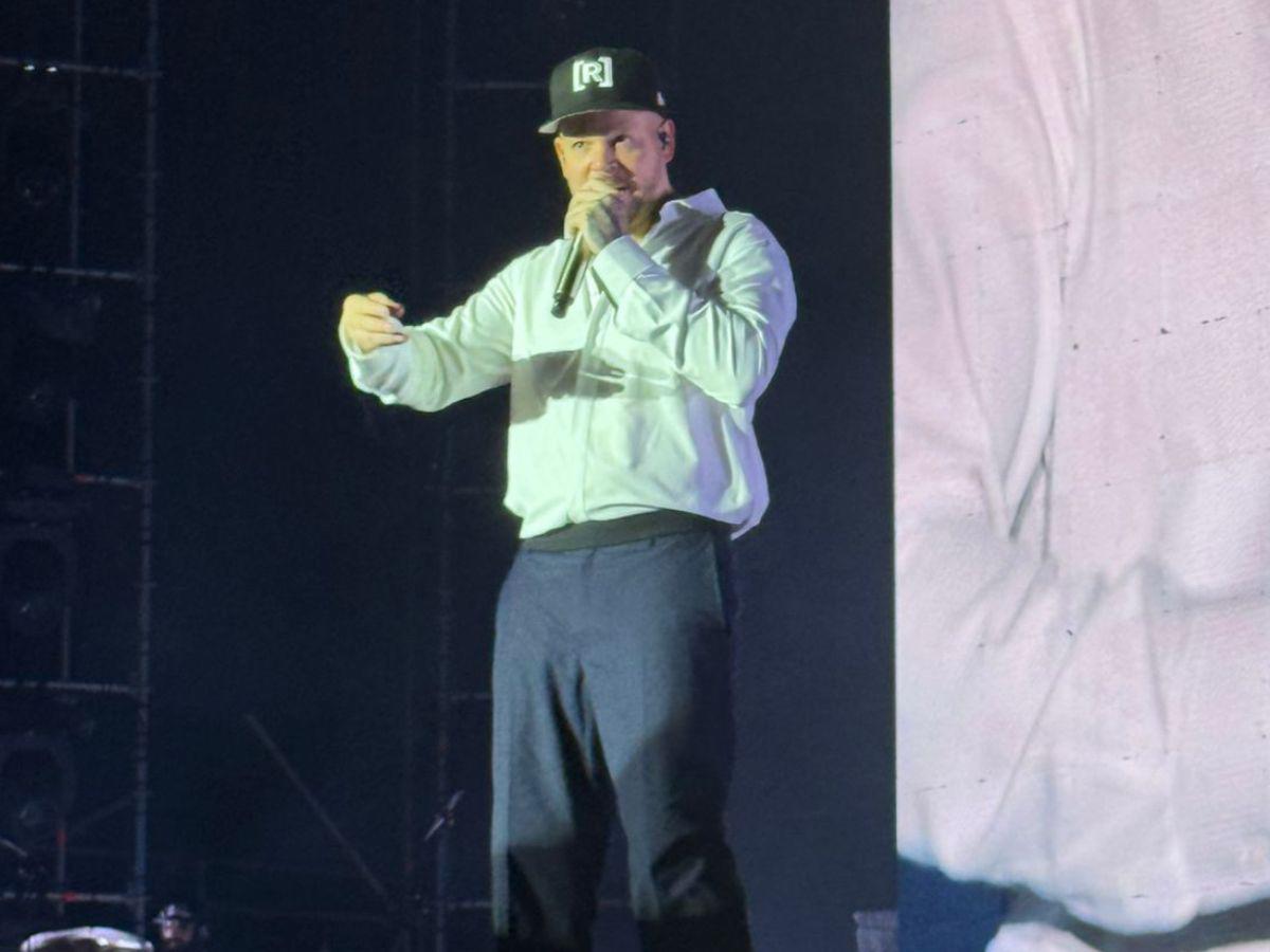 Residente concluye su gira mundial en Puerto Rico y Bad Bunny le lleva una sorpresa