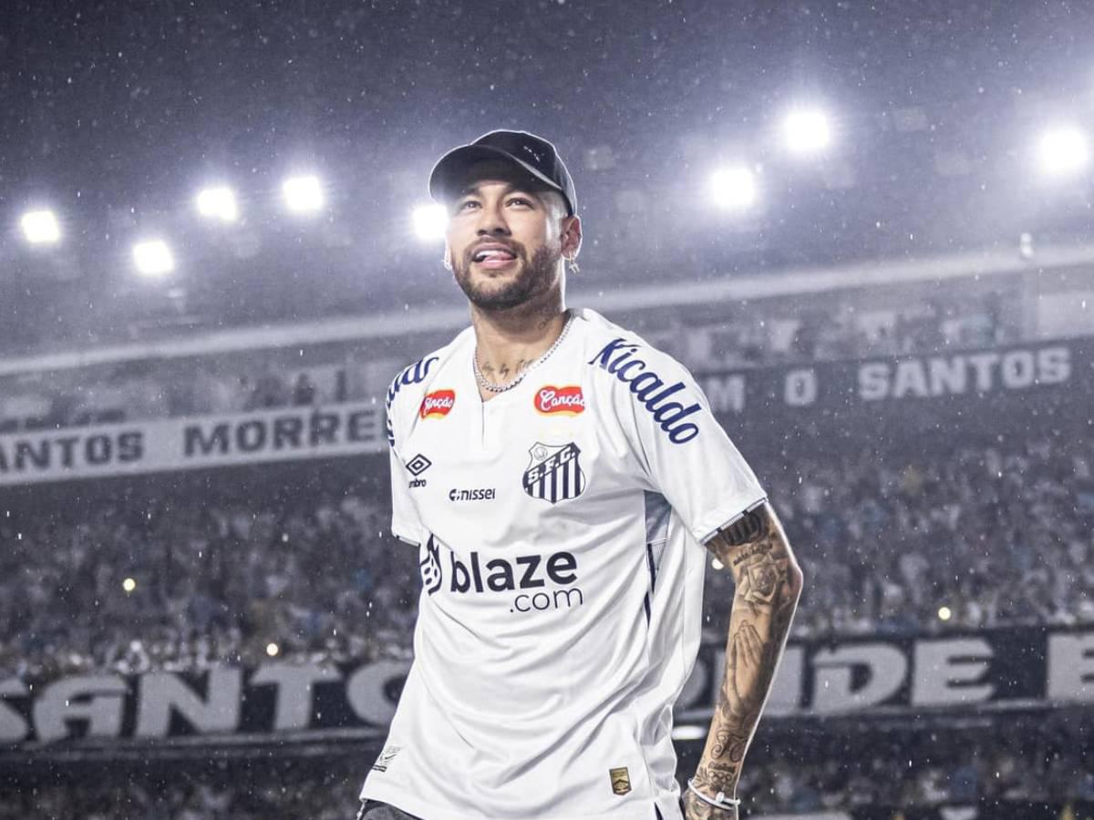 Neymar llama a futbolista argentino para llevárselo al Santos