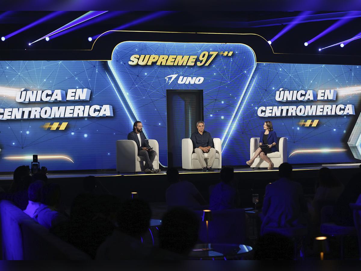 Conferencia magistral donde el reconocido piloto Juan Pablo Montoya expuso de su vida en el mundo de las carreras y la importancia del combustible de calidad.