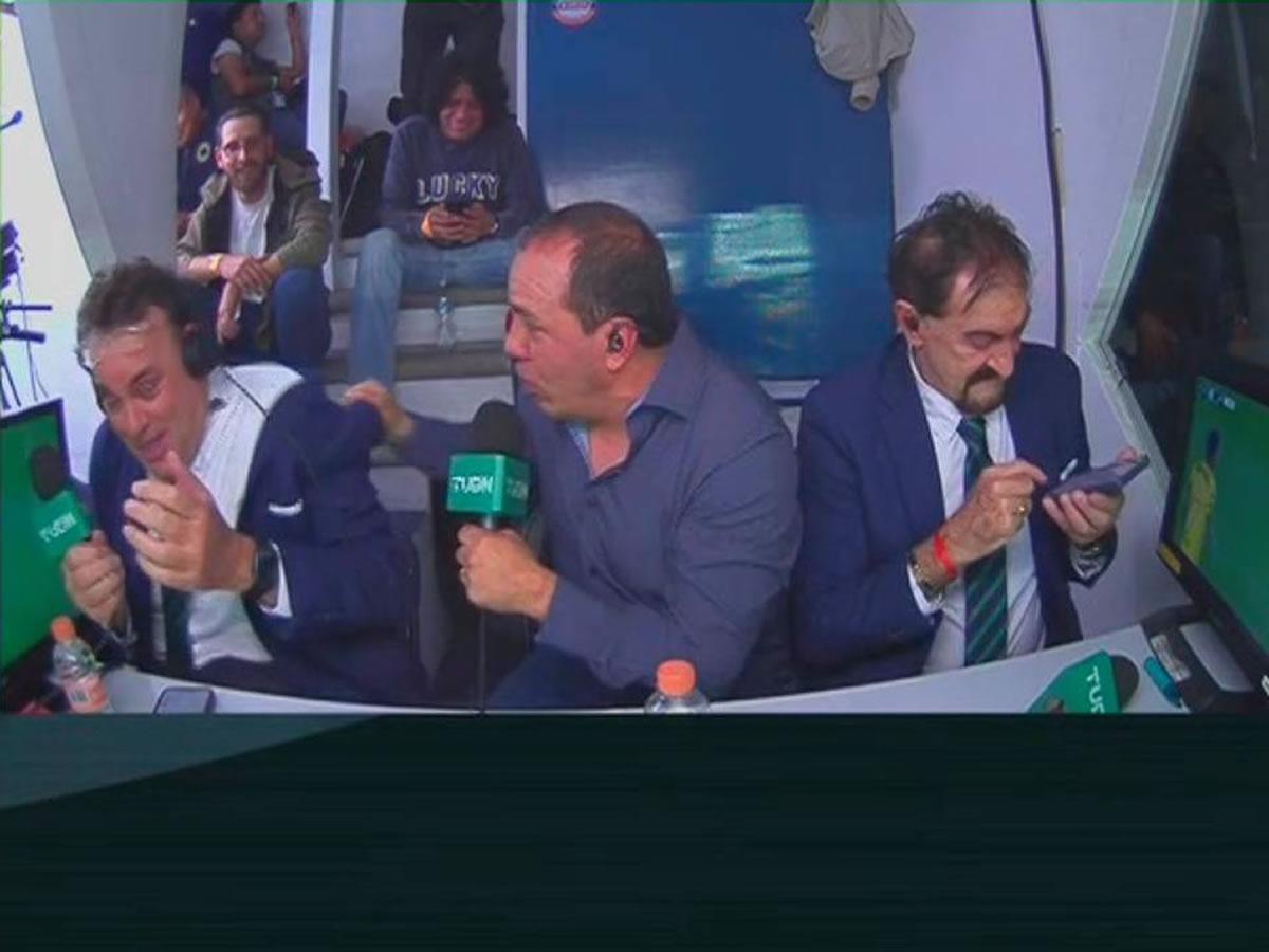Así agarró Cuauhtémoc Blanco a David Faitelson tras el primer gol del América