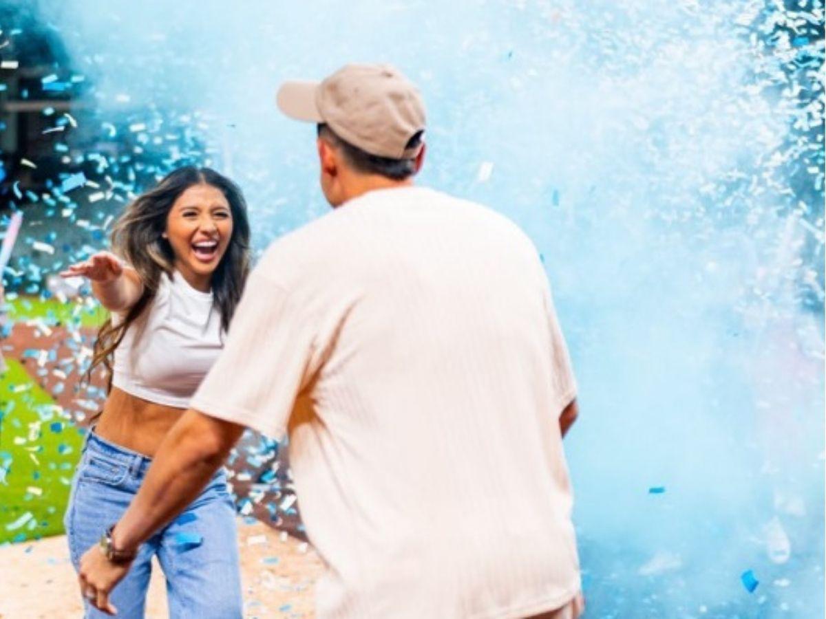 Nancy Herrera es la esposa de Mauricio Dubón. El beisbolista hondureño reveló que será padre de un varón tras evento sorpresivo que se realizó en el Minute Maid Park.
