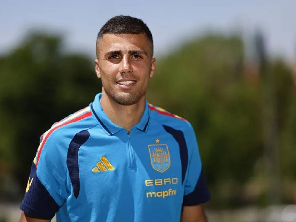 City da respuesta a nueva oferta del Barcelona: Rodri con giro sobre su fichaje