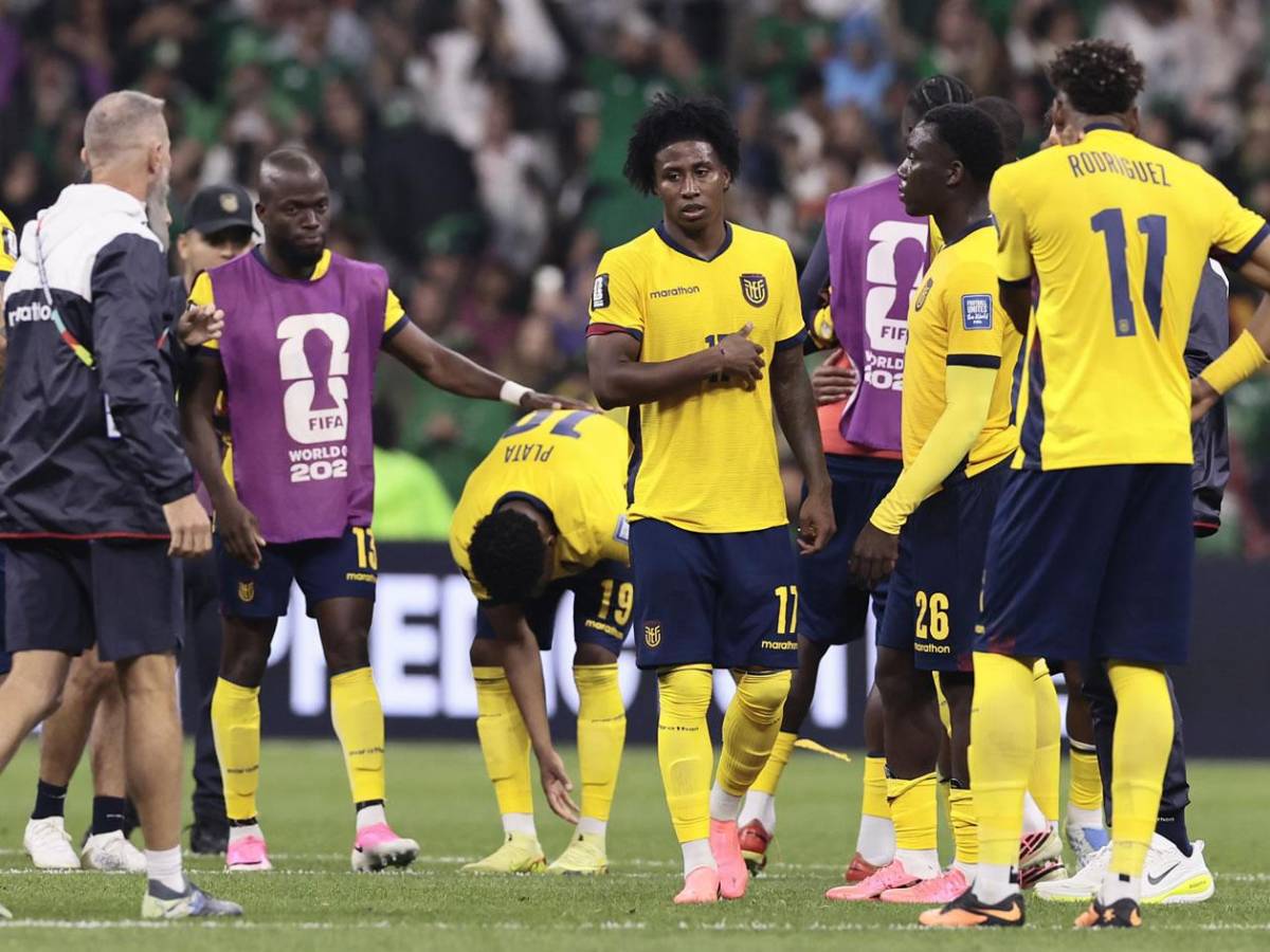 Ecuador explota tras caer vs México y pide a FIFA investigar: ¿narcos amenazaron a jugadores?