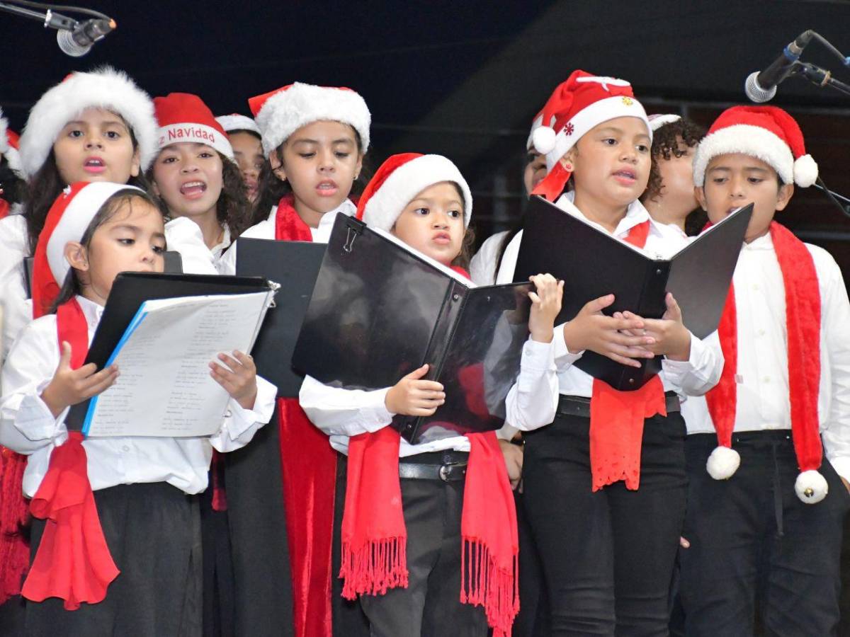 Así se celebra la Navidad Dorada 2025 en Puerto Cortés