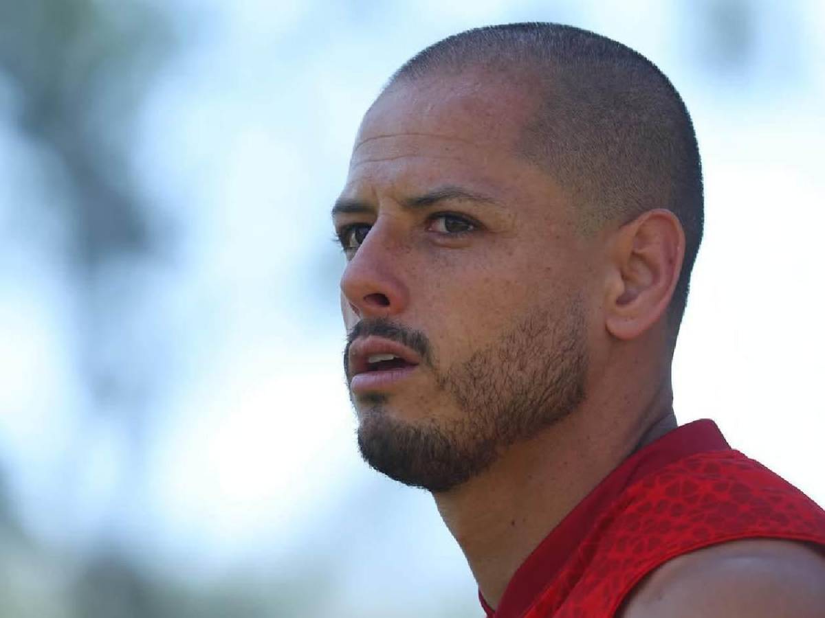 Chicharito rompió el silencio tras polémica sobre mujeres; revelan dura decisión de Chivas