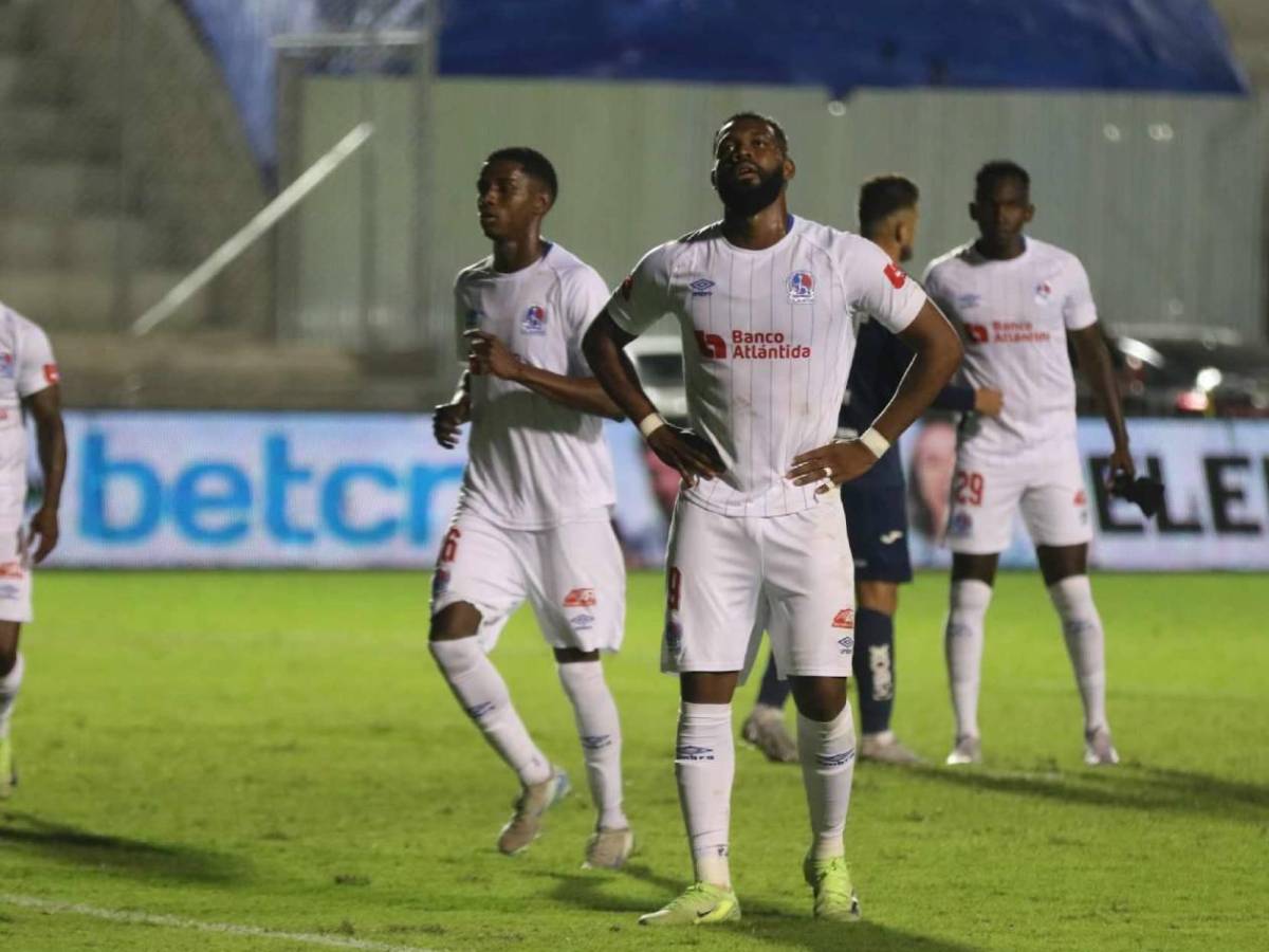 Pelea de Olimpia y Motagua, Auzmendi aturdido y olimpistas se rebelan